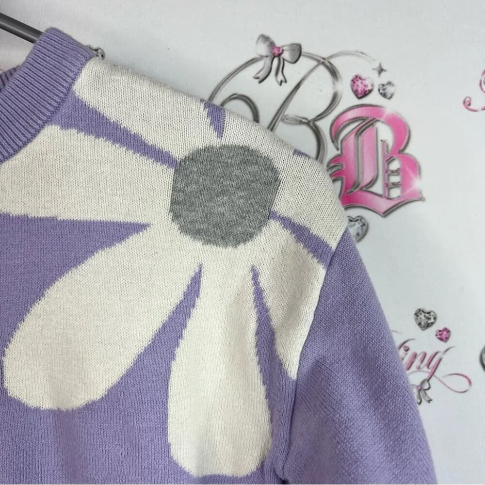 Gap sweater flowers daisy 🌼 pattern white grey Purple Floral Women's Sweater